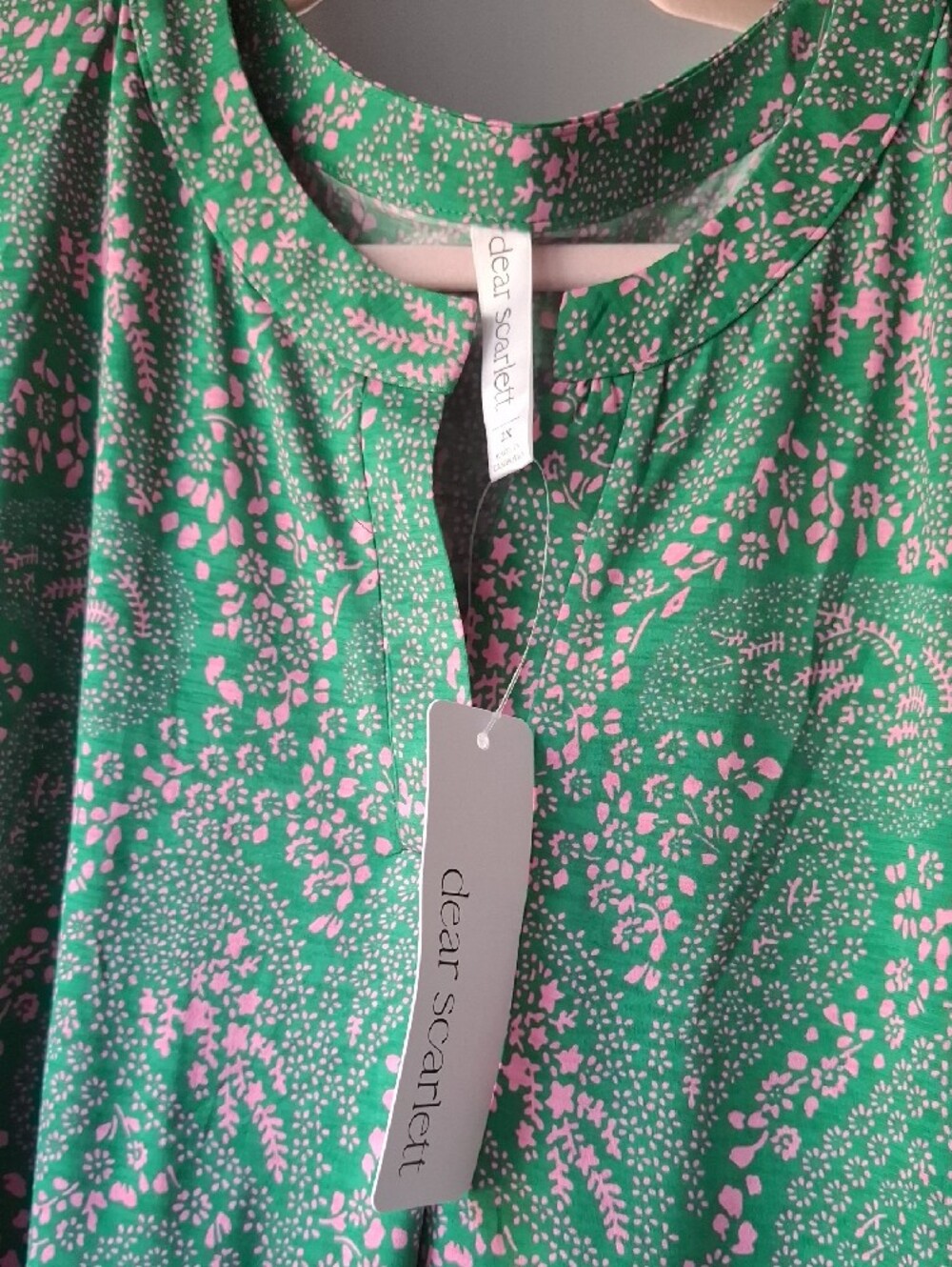 Dear Scarlett Green & Pink Floral Blouse, Short Sleeve with Button Tab, 2x, NWT - Picture 2 of 5